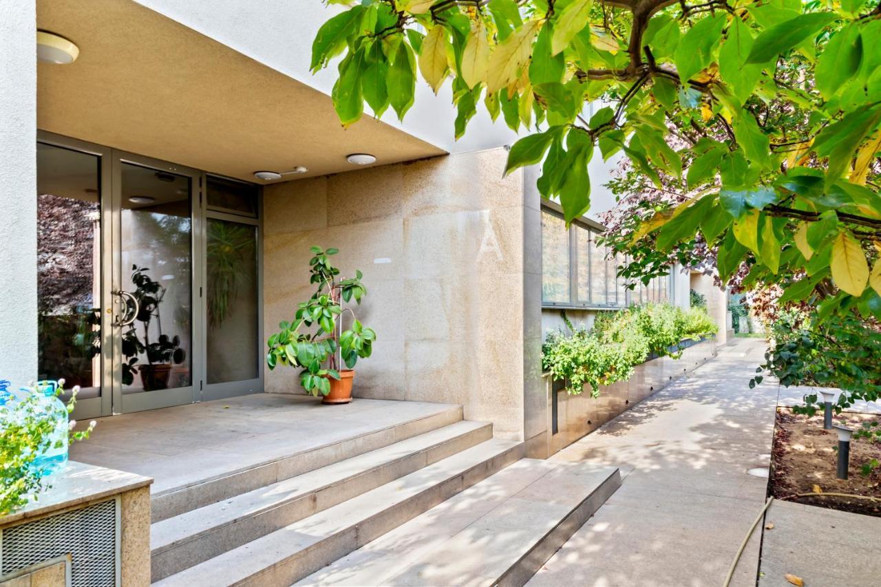 125 Sqm Family Friendly With Kids Room Bukarest Exterior foto
