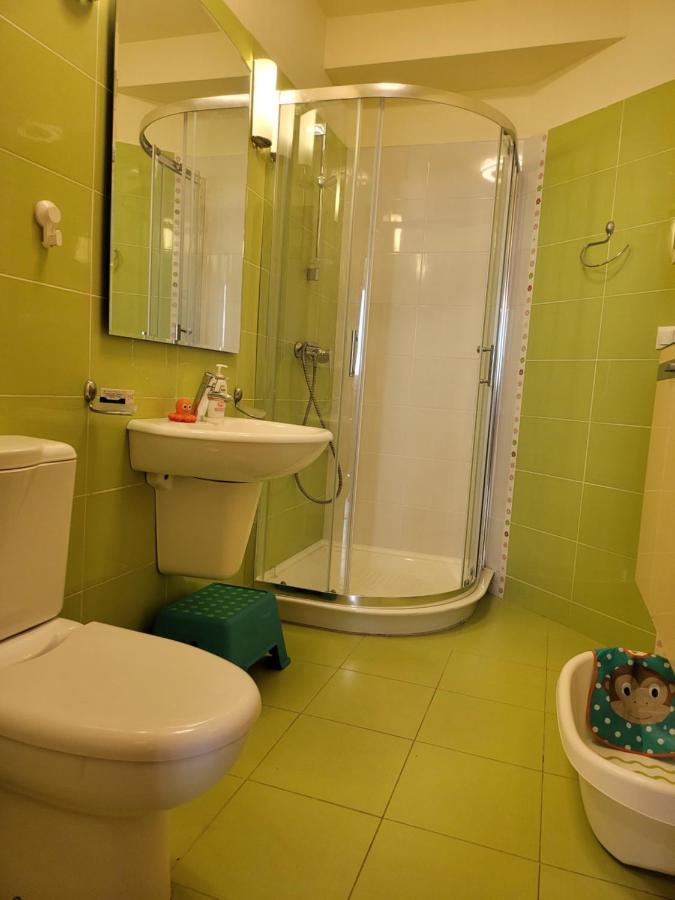 125 Sqm Family Friendly With Kids Room Bukarest Exterior foto